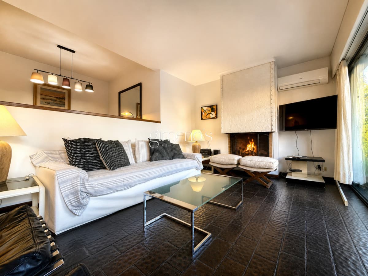 Apartamento en venta con alma de casa. Zona Península Punta del Este