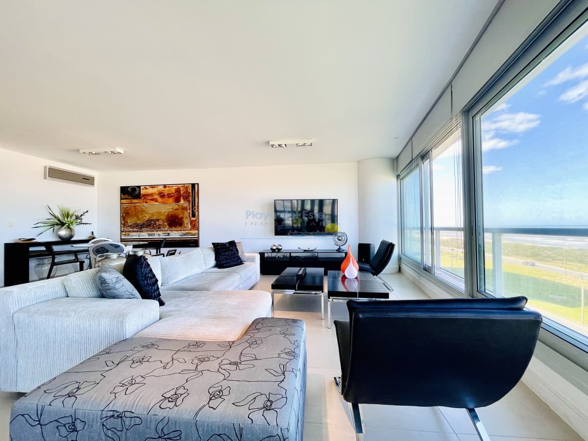 Alquiler temporario de departamento premium de 3 Dormitorios y dependencia de servicio, Playa Brava - Inmobiliaria Playa del Este
