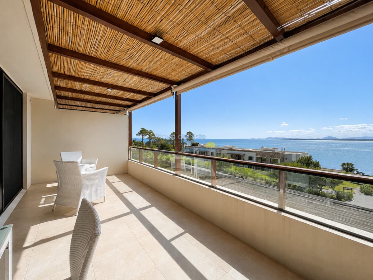 Apartamento de 2 Dormitorios con Vista al Mar y Parrillero en Quartier Punta Ballena - Inmobiliaria Playa del Este