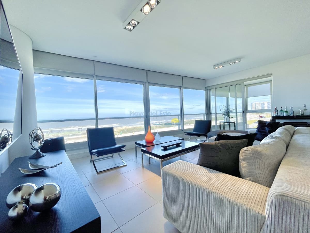 Alquiler temporario de departamento premium de 3 Dormitorios y dependencia de servicio, Playa Brava - Inmobiliaria Playa del Este