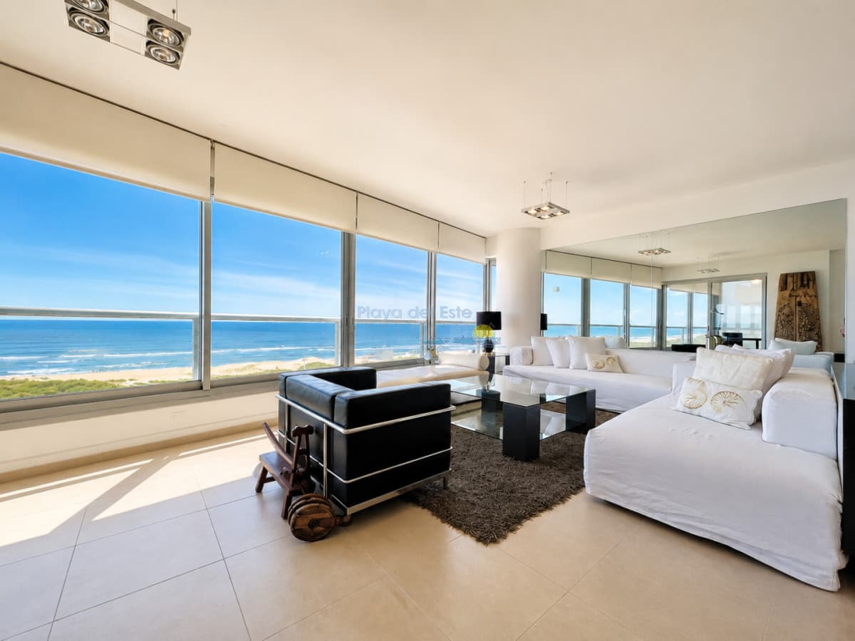 Venta y alquiler de departamento esquinero de 3 Dormitorios ý Dependencia de servicio, Torre LE PARC, playa Brava. Punta del Este - Inmobiliaria Playa del Este