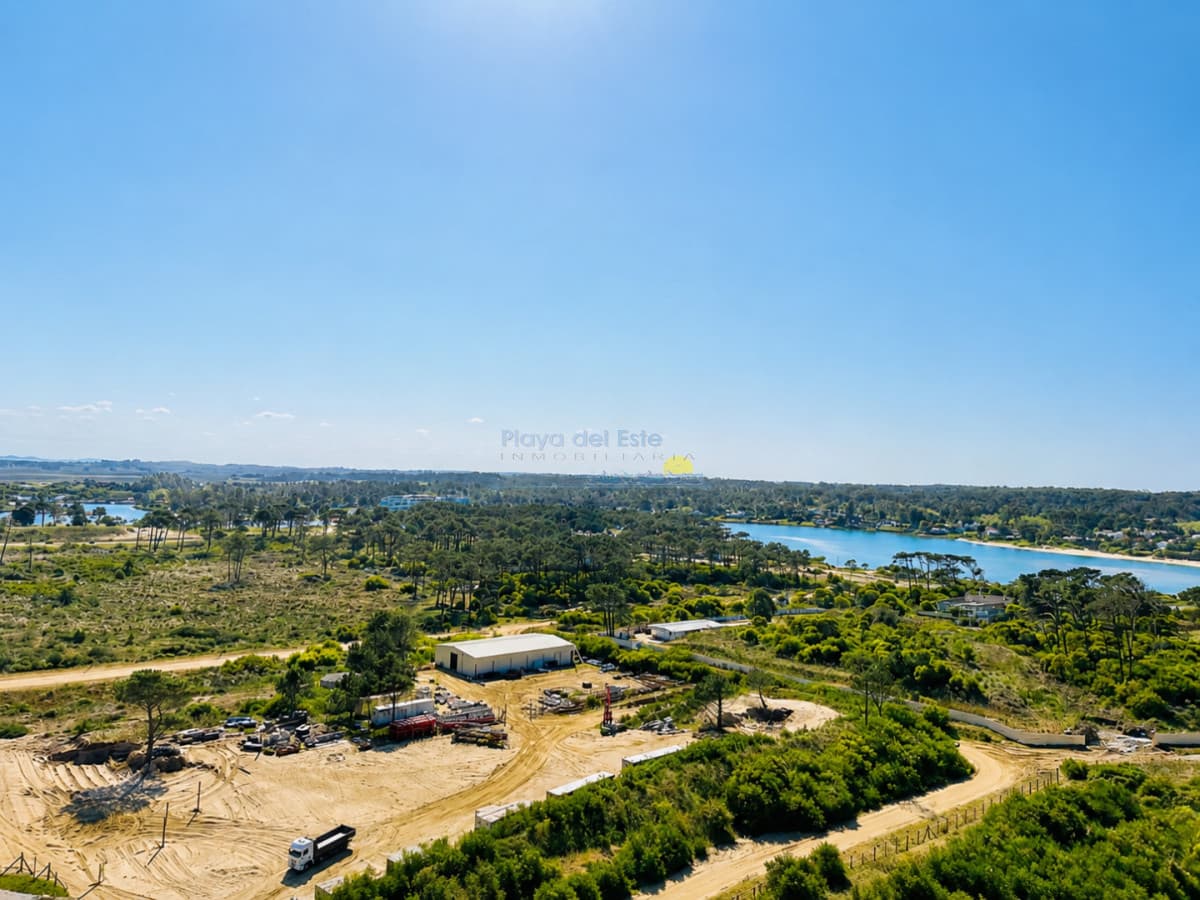 Moderno Apartamento de 1 Dormitorio en suite piso alto en Venta de Torre Surfside Village, Punta del Este - Inmobiliaria Playa del Este