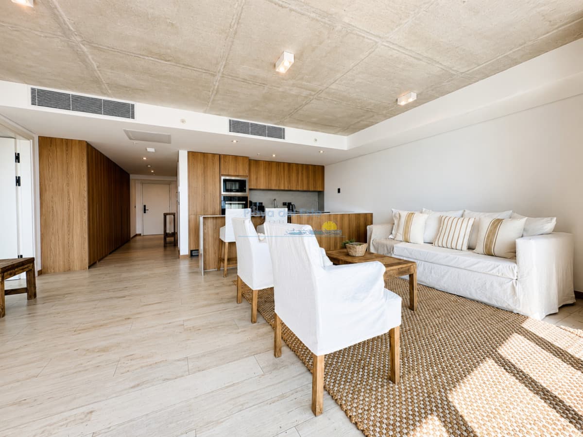 Moderno Apartamento de 1 Dormitorio en suite piso alto en Venta de Torre Surfside Village, Punta del Este - Inmobiliaria Playa del Este