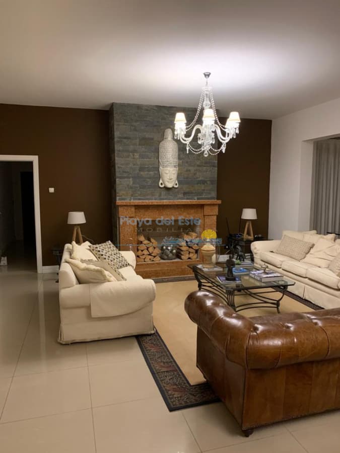 Moderna Casa de 4 Dormitorios en el Golf - Punta del Este - Inmobiliaria Playa del Este