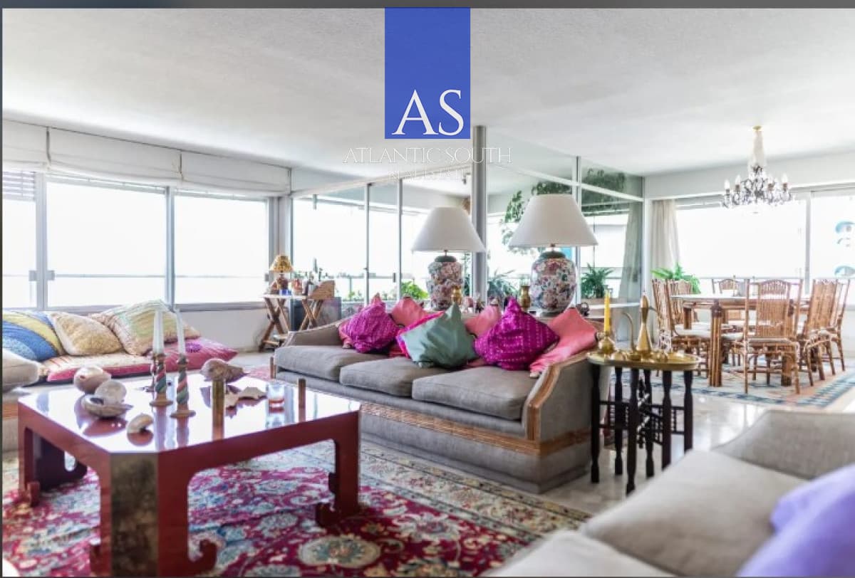 Apartamento de 4 dormitorios primera linea Playa Brava, Punta del Este