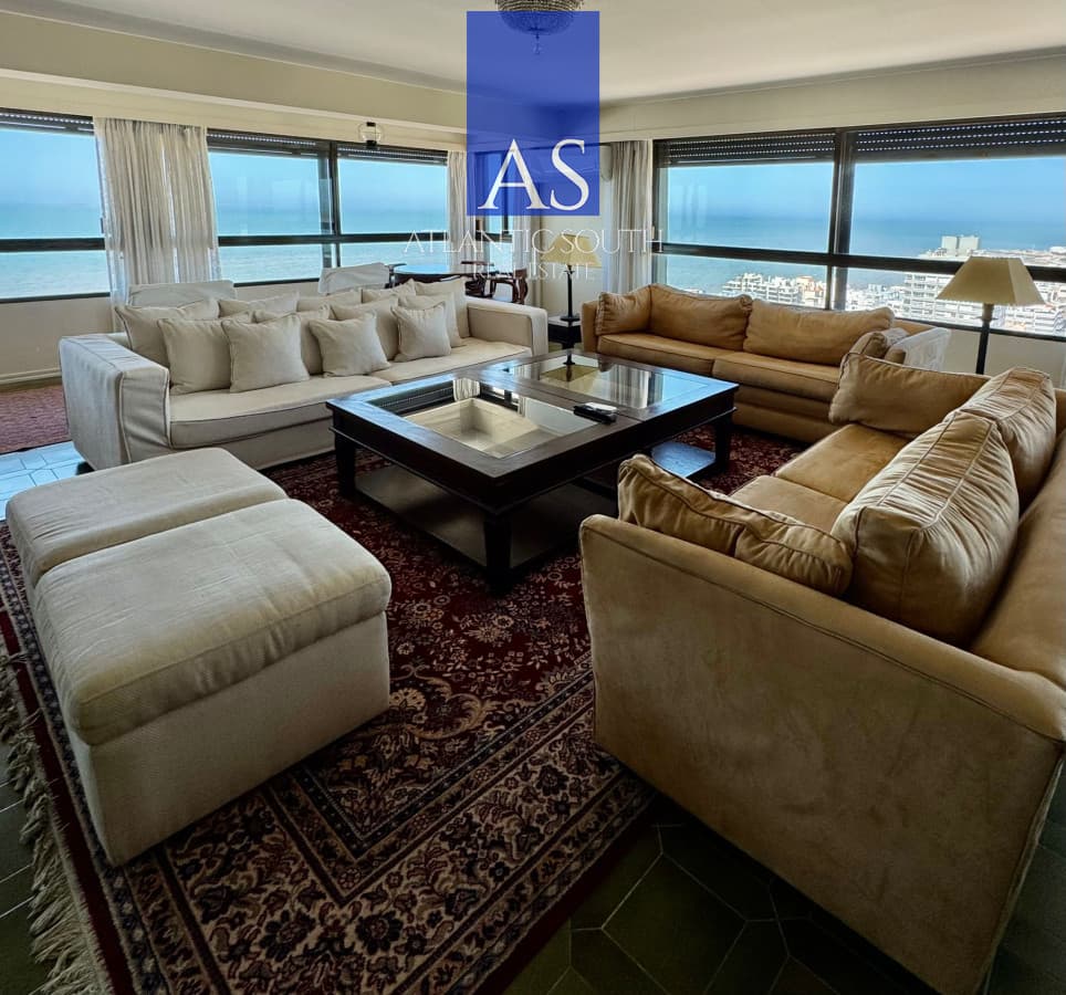 Apartamento de 4 dormitorios en península con excelente vista al mar