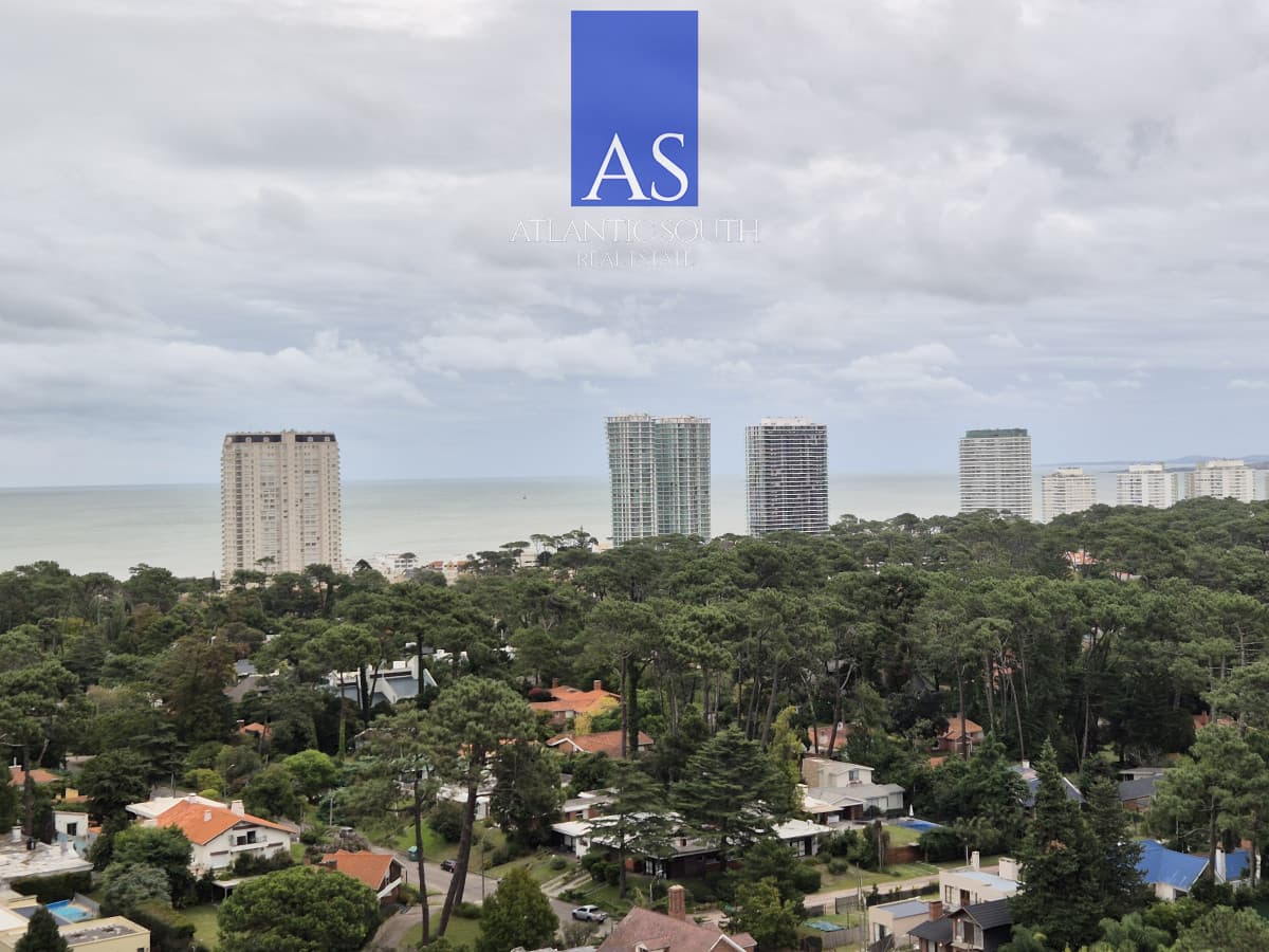 Oportunidad apartamento moderno piso alto 3 dormitorios 2 baños terraza con vista al mar garage venta Punta del Este Jardines del Country
