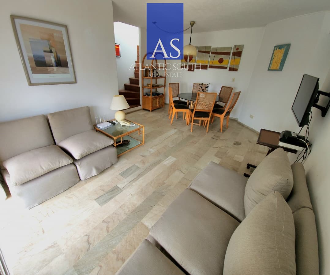 Oportunidad Penthouse 3 dormitorios con parrillero cochera Playa Mansa