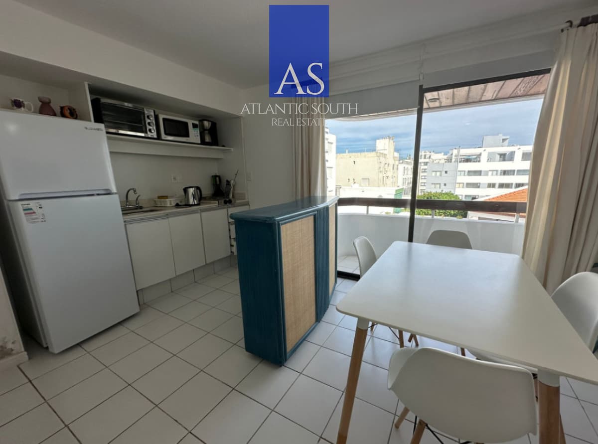 Apartamento de 1 dormitorio con vista al mar en península