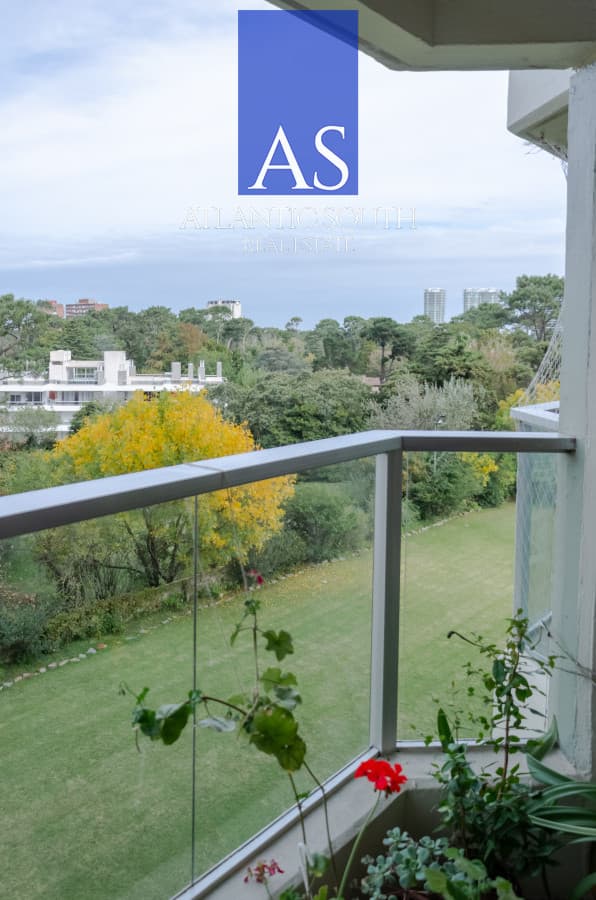 Apartamento de 2 dormitorios con servicios Punta del Este