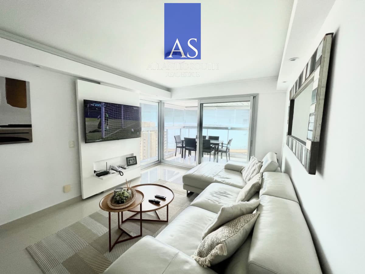 Apartamento en alquiler temporal en Punta del Este, mansa, con parrillero propio