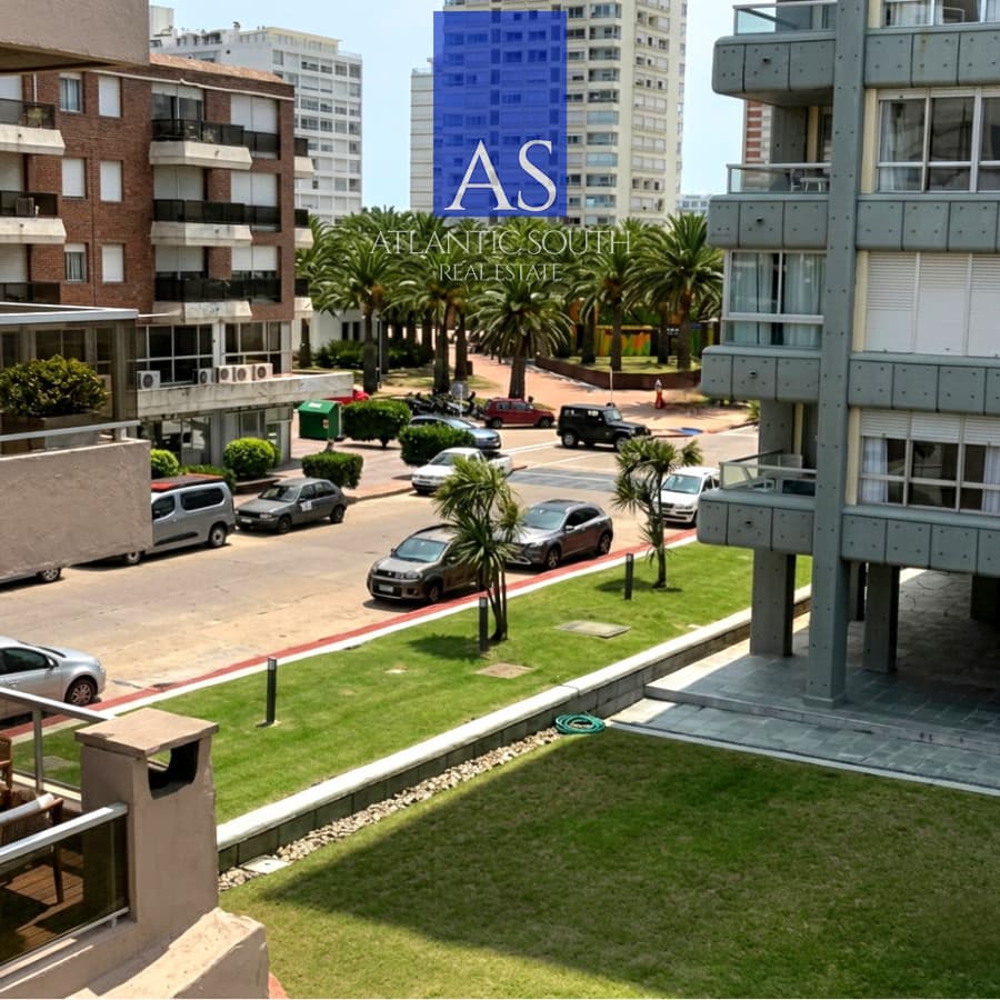 Apartamento 2 dormitorios con garage Península excelente ubicación