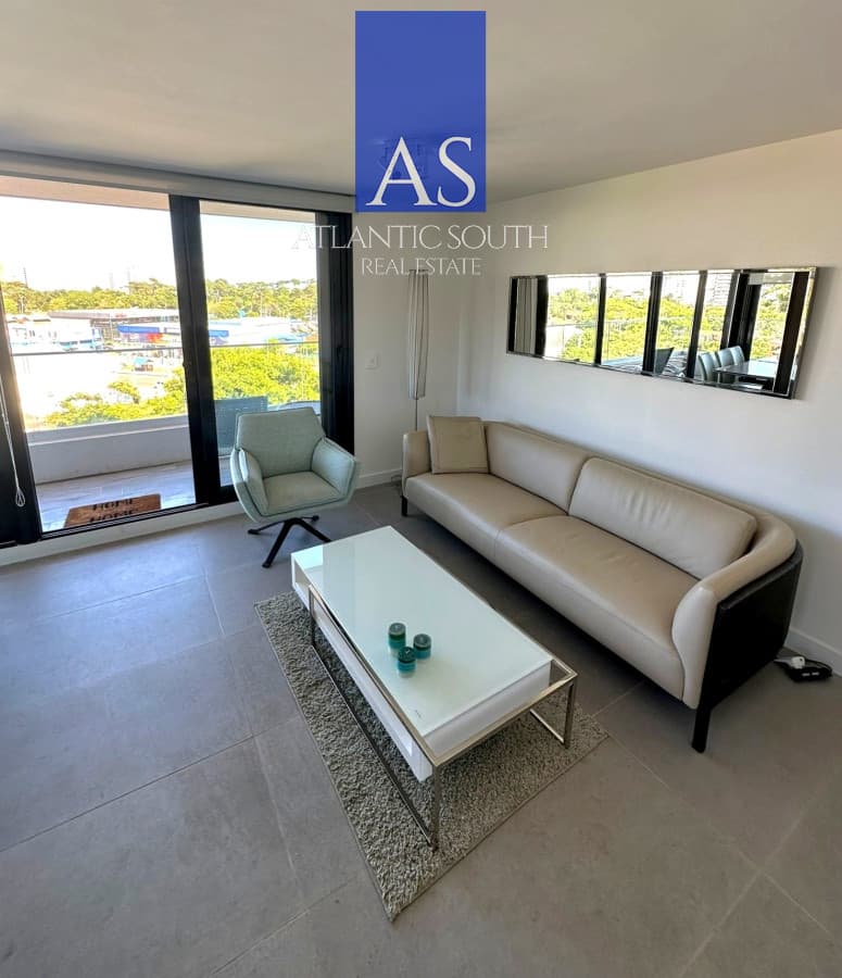 Apartamento moderno 2 dormitorios a estrenar vista parcial al mar excelentes servicios Punta del Este