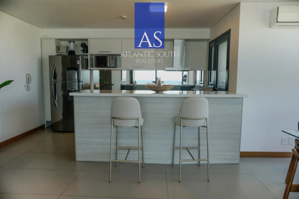 Apartamento frente al mar, mansa, con parrillero propio