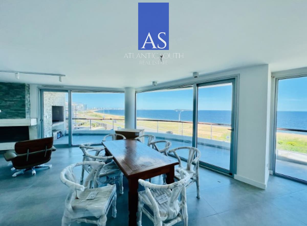 Apartamento 3 dormitorios primera línea Playa Mansa