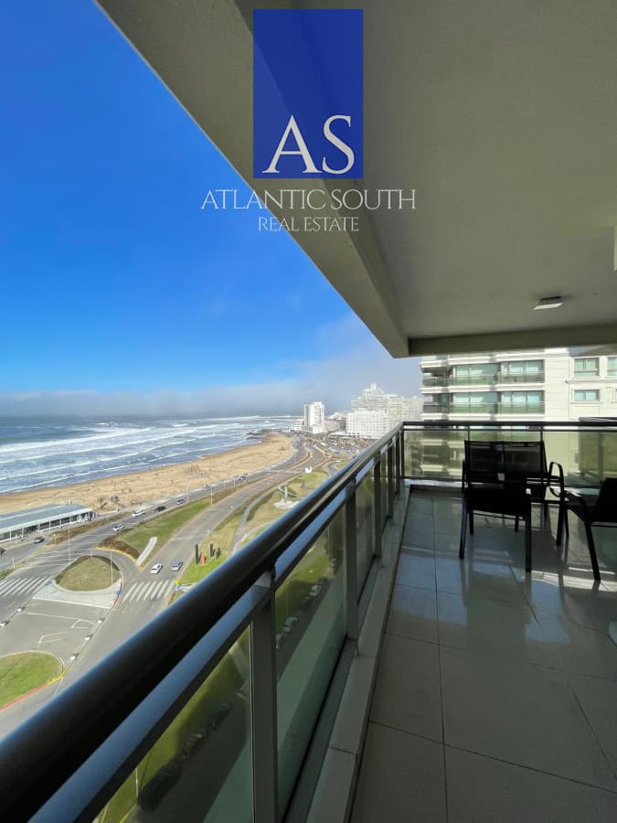 Apartamento de 3 dormitorios mas servicio primera linea playa brava