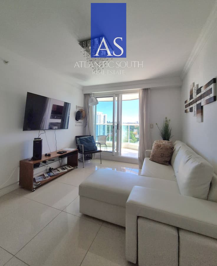 Apartamento de 2 dormitorios en suite+toilette terraza parrillero propio garage piscinas gastos razonables Playa Mansa Punta del Este