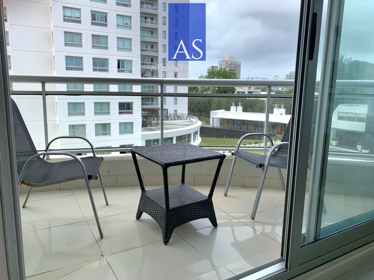 Apartamento de dos dormitorios en Ocean Drive , Punta del Este