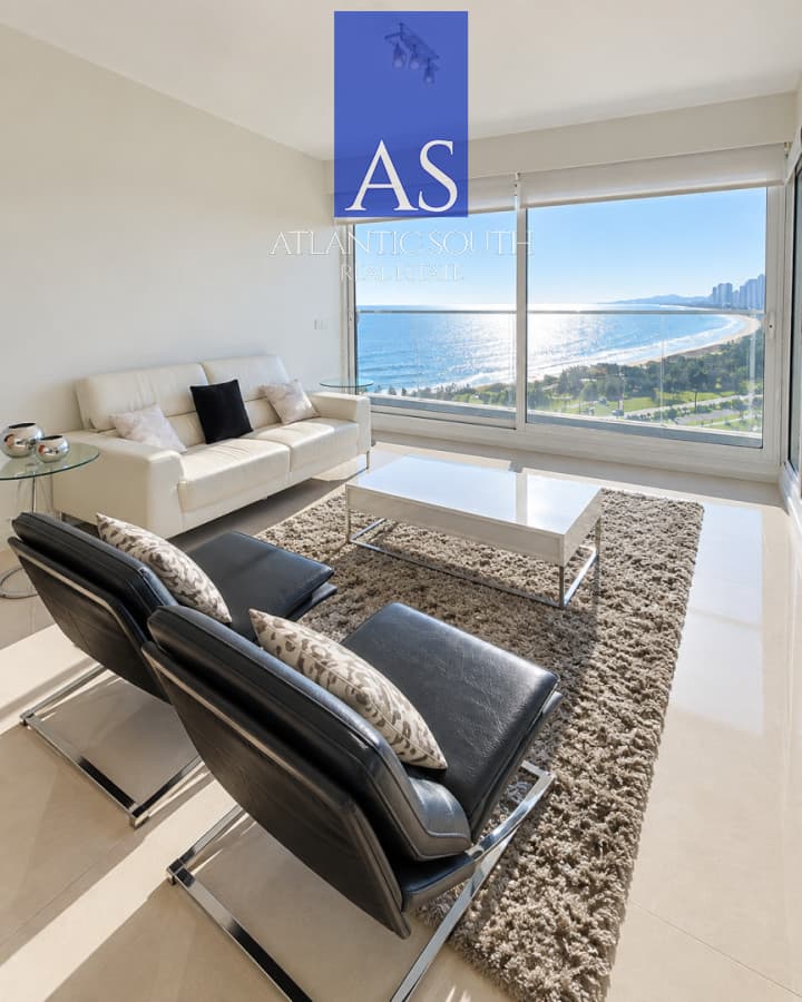Apartamento de 3 suites frente al mar en Playa Mansa, Punta del Este