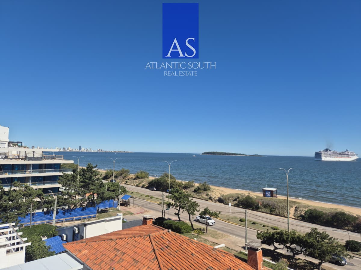 Oportunidad de 2 dormitorios con vista al mar y balcón Primera línea Playa Mansa