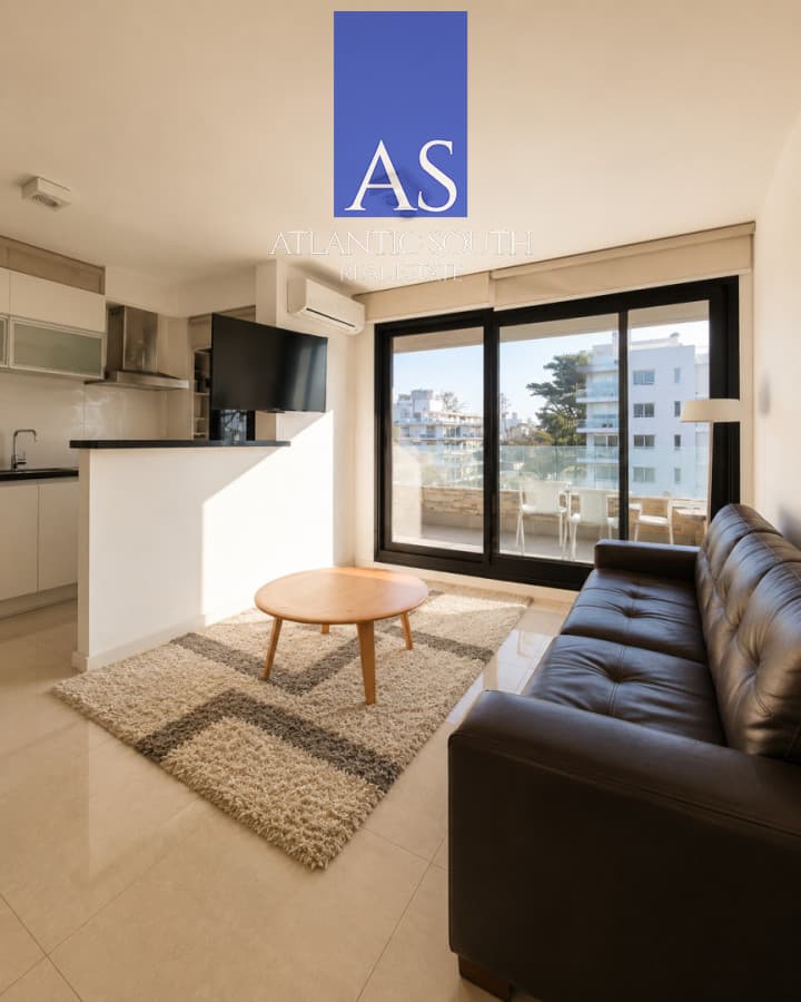 Apartamento 1 dormitorio moderno cochera y terraza cercano al mar Playa Mansa Punta del Este