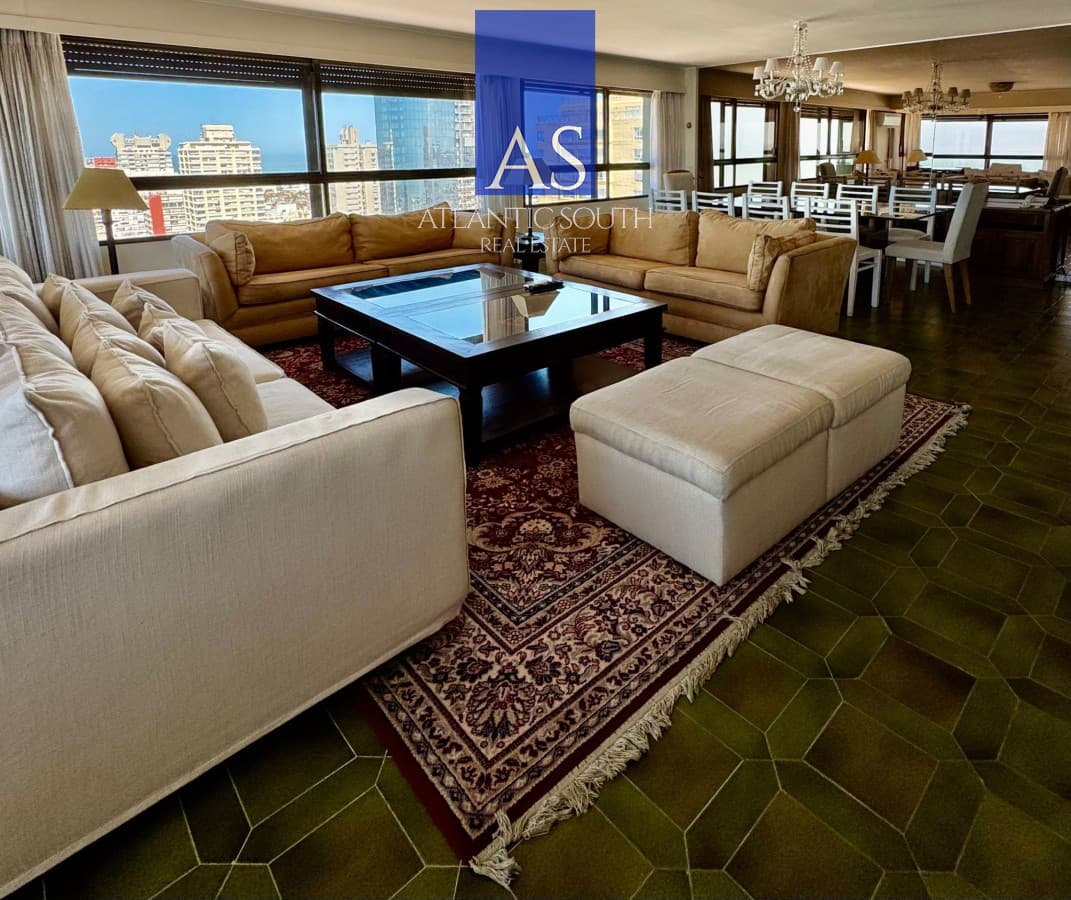 Apartamento de 4 dormitorios en península con excelente vista al mar