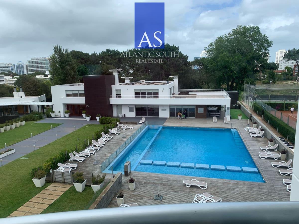 Apartamento de dos dormitorios en Ocean Drive , Punta del Este