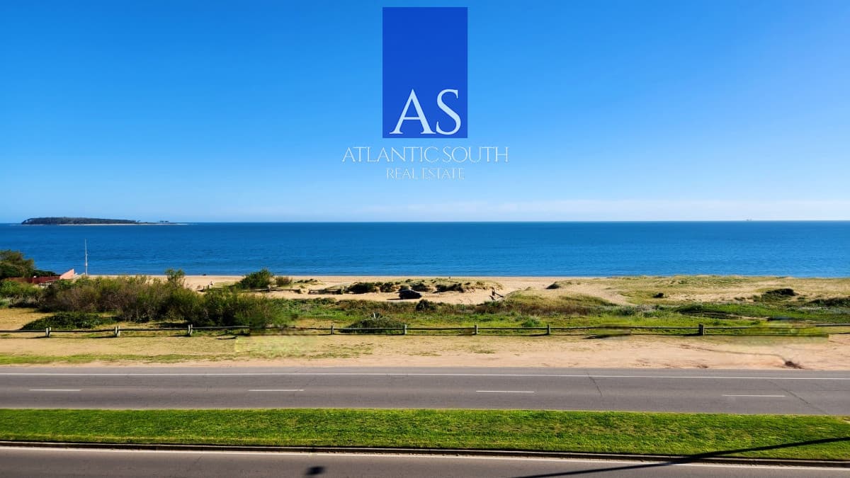 Espectacular vista franca al mar con parrillero y estufa a leña Playa Mansa Punta del Este