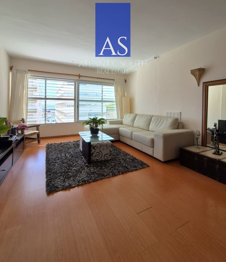 Apartamento 2 dormitorios con vista parcial al mar a metros del Puerto Punta del Este