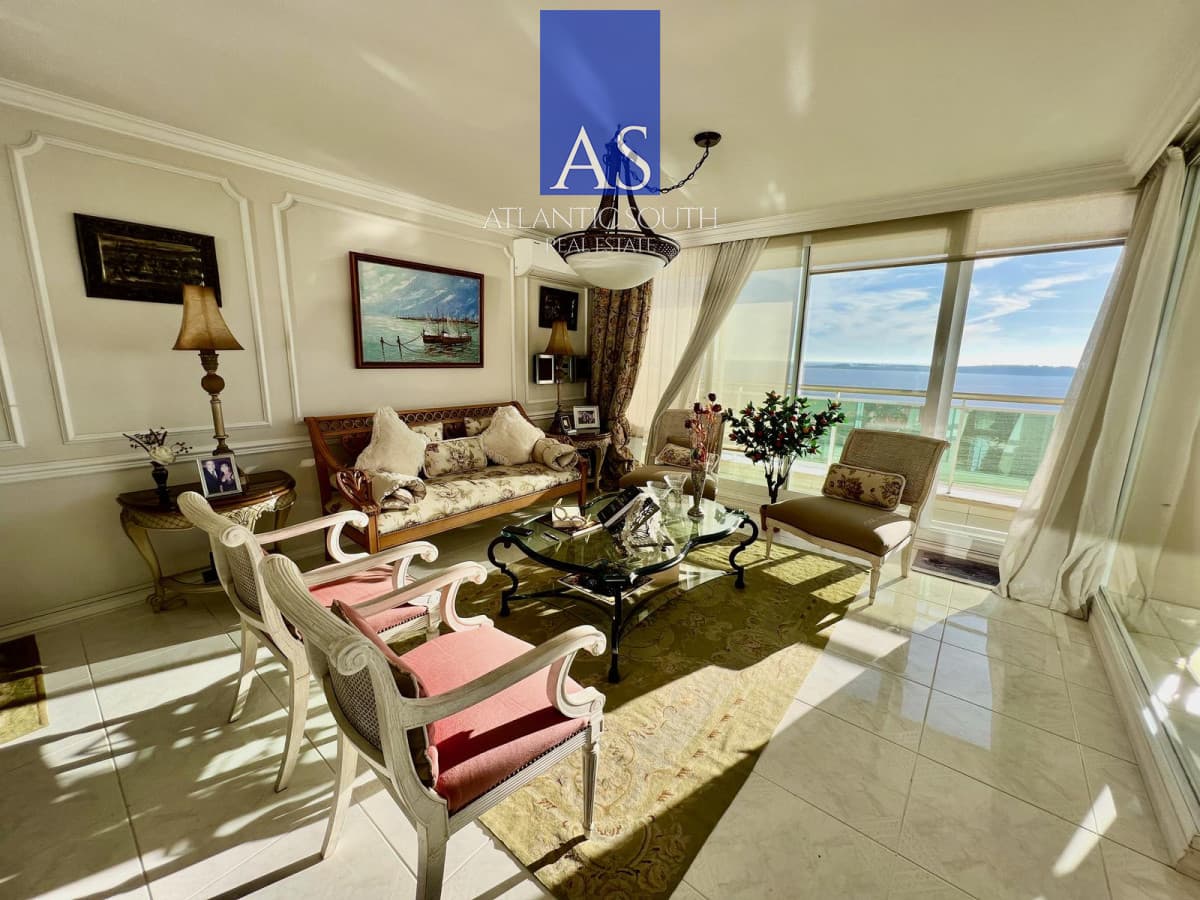 Apartamento de 3 dormitorios en primera linea Playa Mansa , Punta del Este