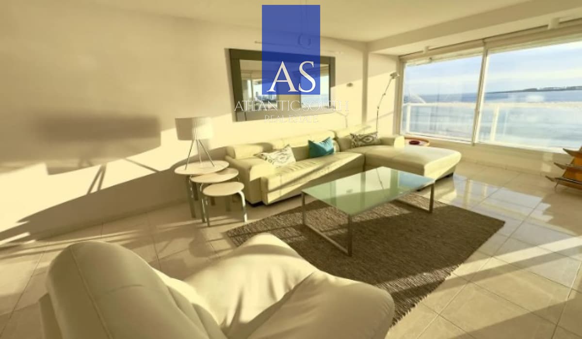 Apartamento 3 dormitorios piso alto frente al mar planta de categorí
