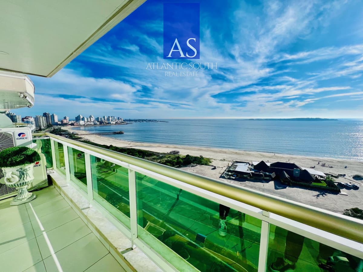Apartamento de 3 dormitorios en primera linea Playa Mansa , Punta del Este