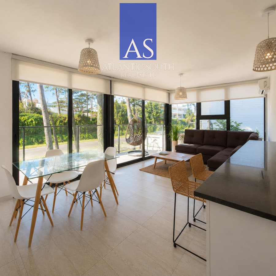 Apartamento moderno 2 dormitorios con parrillero 200mts del mar Playa Mansa
