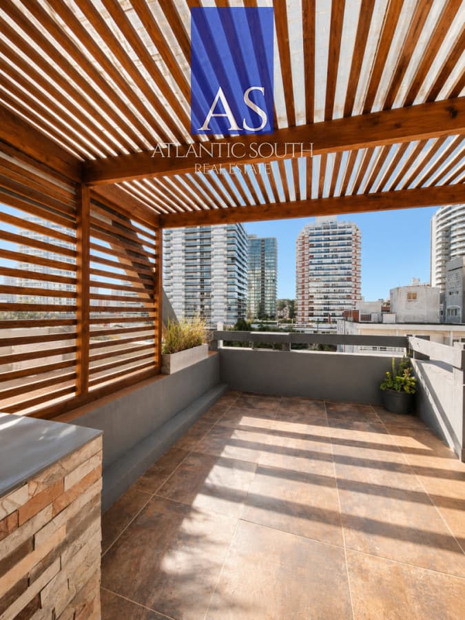 Penthouse Dúplex Reciclado a Pasos del Mar en La Pastora Playa Brava Punta del Este