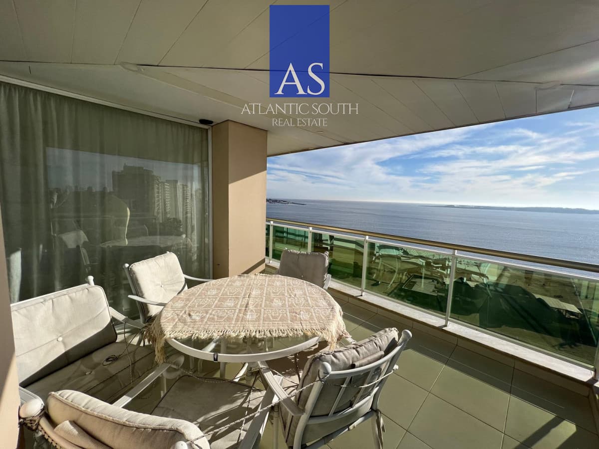 Apartamento de 3 dormitorios en primera linea Playa Mansa , Punta del Este