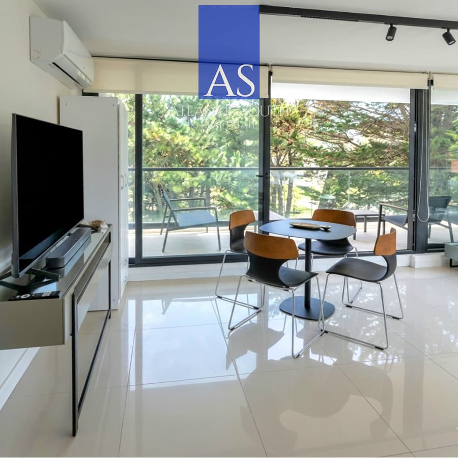 Apartamento 2 dormitorios moderno con parrillero muy cerca del mar Playa Mansa