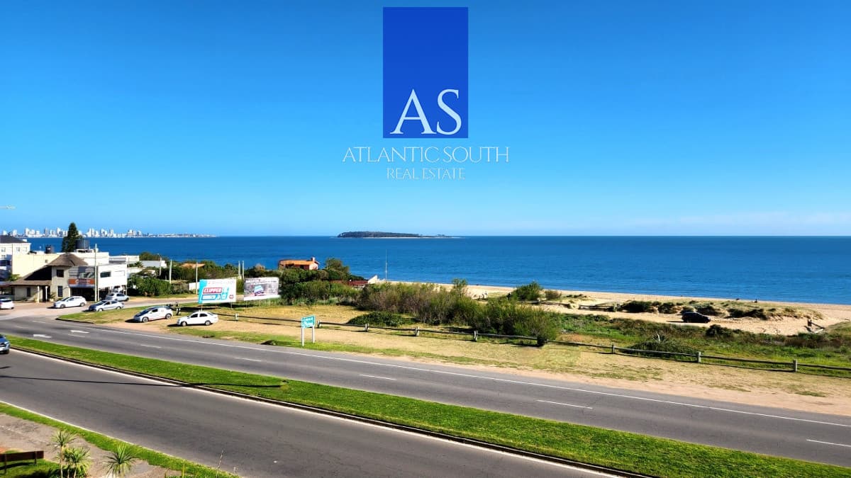 Espectacular vista franca al mar con parrillero y estufa a leña Playa Mansa Punta del Este
