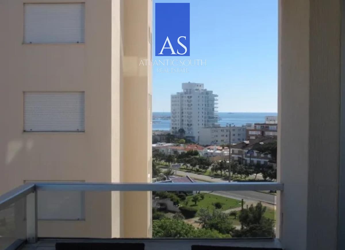 Apartamento de 1 dormitorio con garage y amenities, a 200 metros de Mansa y Brava en Punta del Este