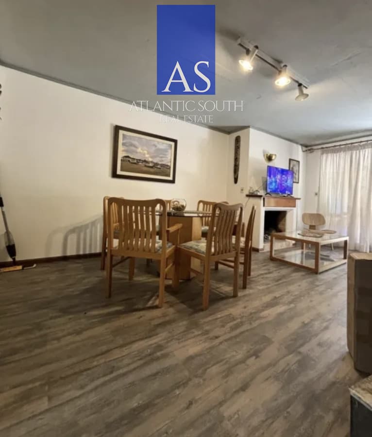 Apartamento de 3 dormitorios a metros del mar parrillero propio y estufa a leña Playa Mansa Punta del Este