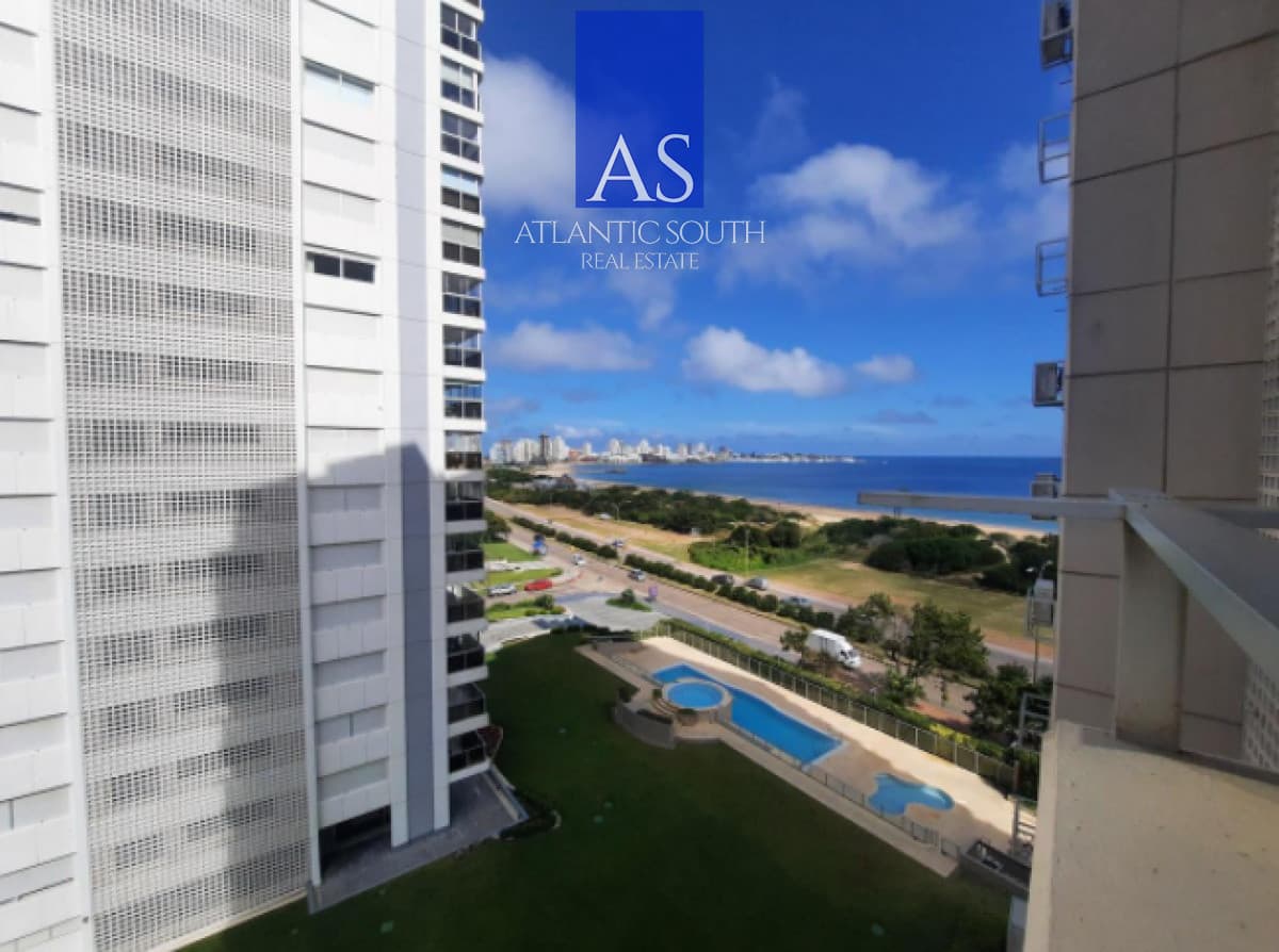 Apartamento de 2 dormitorios y dependencia en Mansa, Punta del Este
