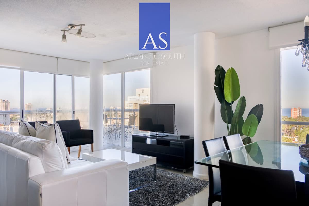 Penthouse dúplex con terrazas excepcionales y vistas panorámicas en Punta del Este
