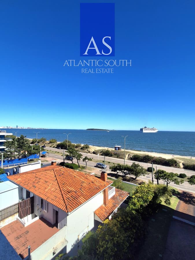 Oportunidad de 2 dormitorios con vista al mar y balcón Primera línea Playa Mansa