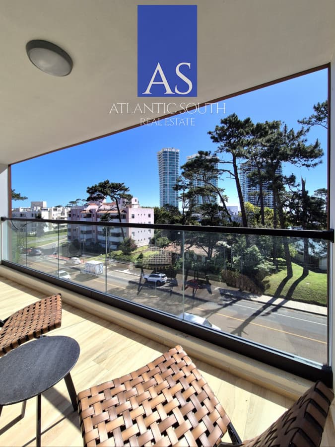 Venta apartamento 1 dormitorio casi a estrenar 200mts del mar Playa Mansa