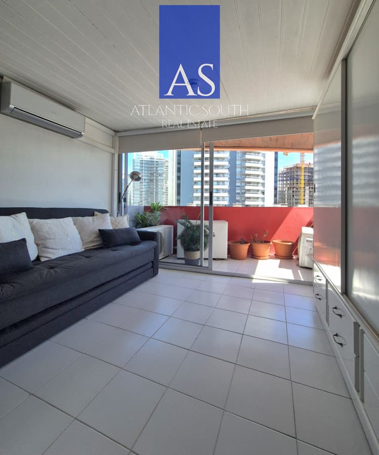 Apartamento 2 dormitorios + dependencia y 3 baños Playa brava Punta del Este