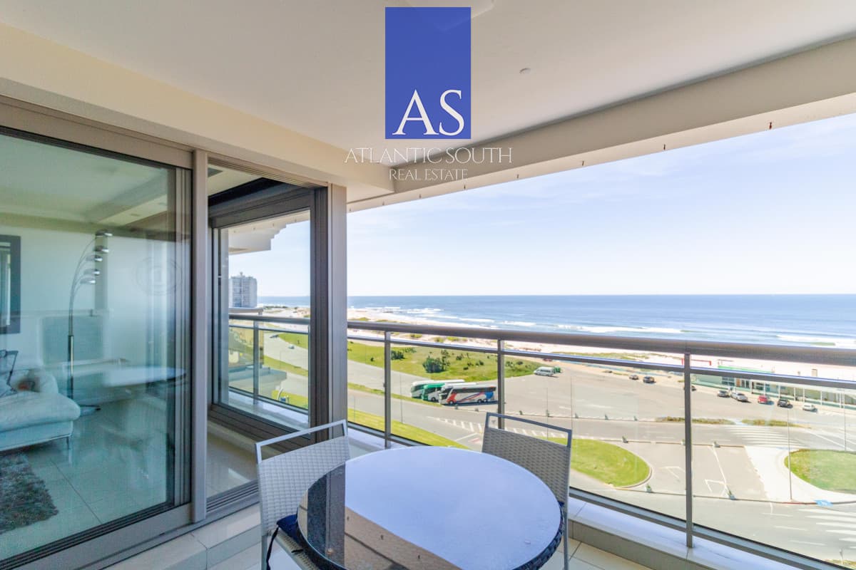 Apartamento de 3 dormitorios en suite frente al mar en Torre Imperiale Playa Brava Punta del Este
