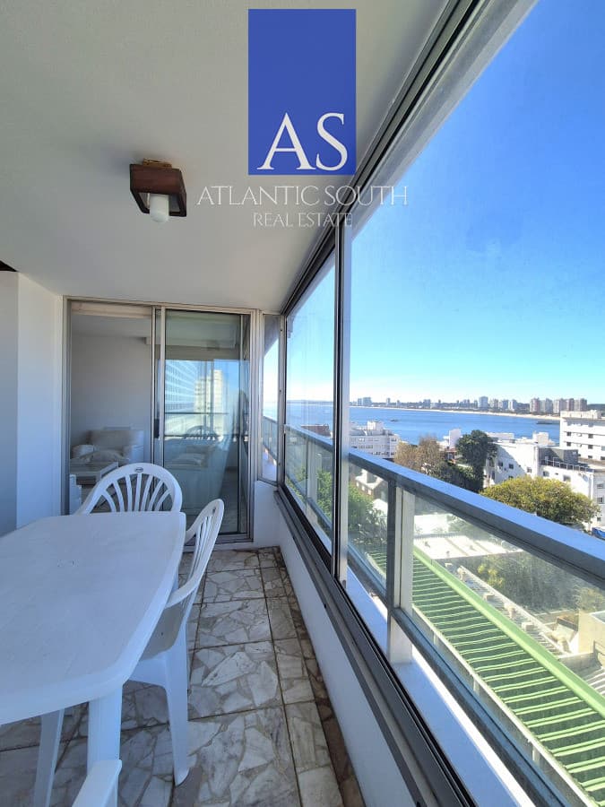 Apartamento piso alto vista espectacular en venta de 2 dormitorios + Dependencia completa en Península Puerto Punta del Este