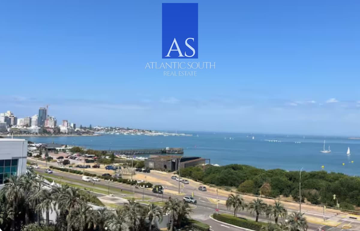 Apartamento de 1 Dormitorio en Parada 4 de Playa Mansa Frente a Enjoy Conrad
