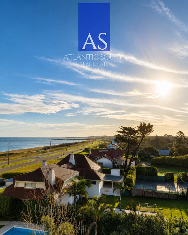 Penthouse frente al mar 3 dormitorios reciclado estufa a leña, barbacoa cerrada Pinares Punta del Este