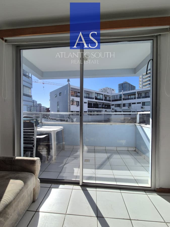 Apartamento de 1 dormitorio terraza cochera cerca del mar Mansa Brava Punta del Este