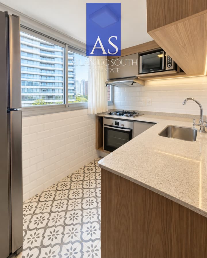 Apartamento frente al mar, mansa, alquiler anual en Punta del Este